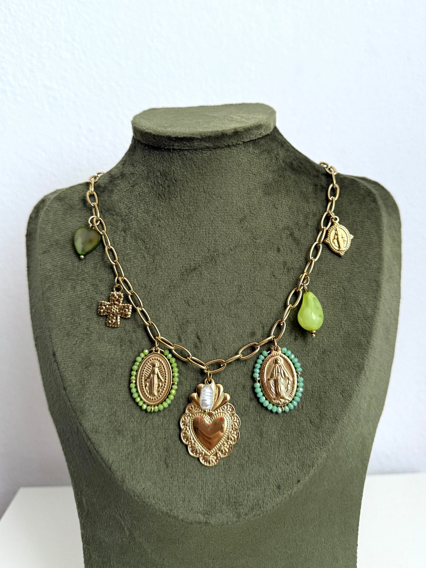 Collana Madonnina con Ciondoli
