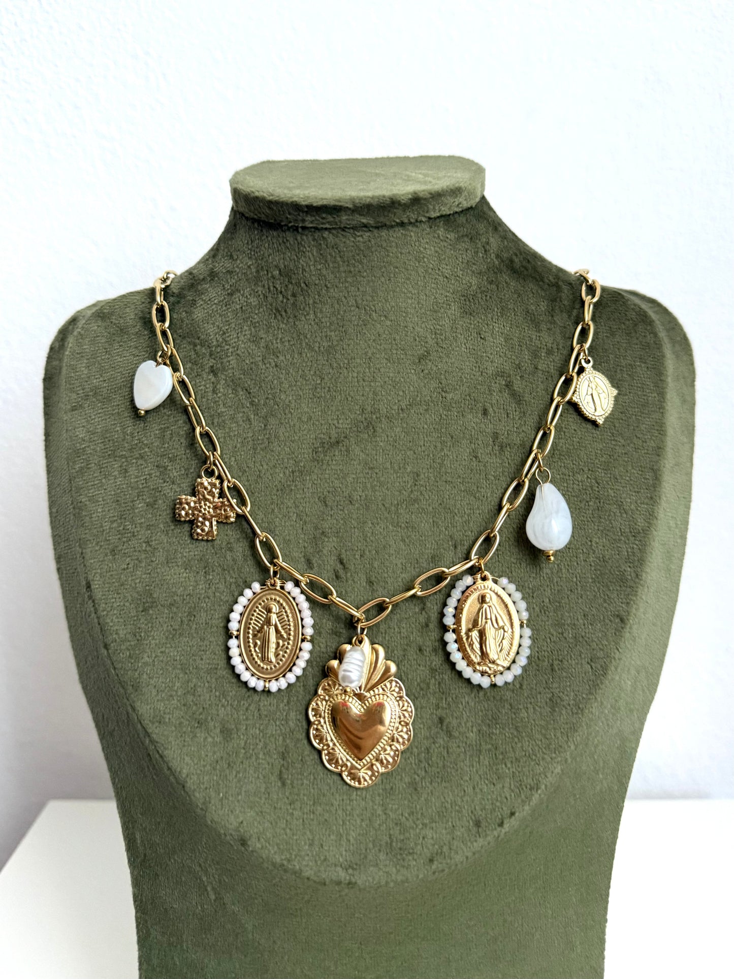 Collana Madonnina con Ciondoli