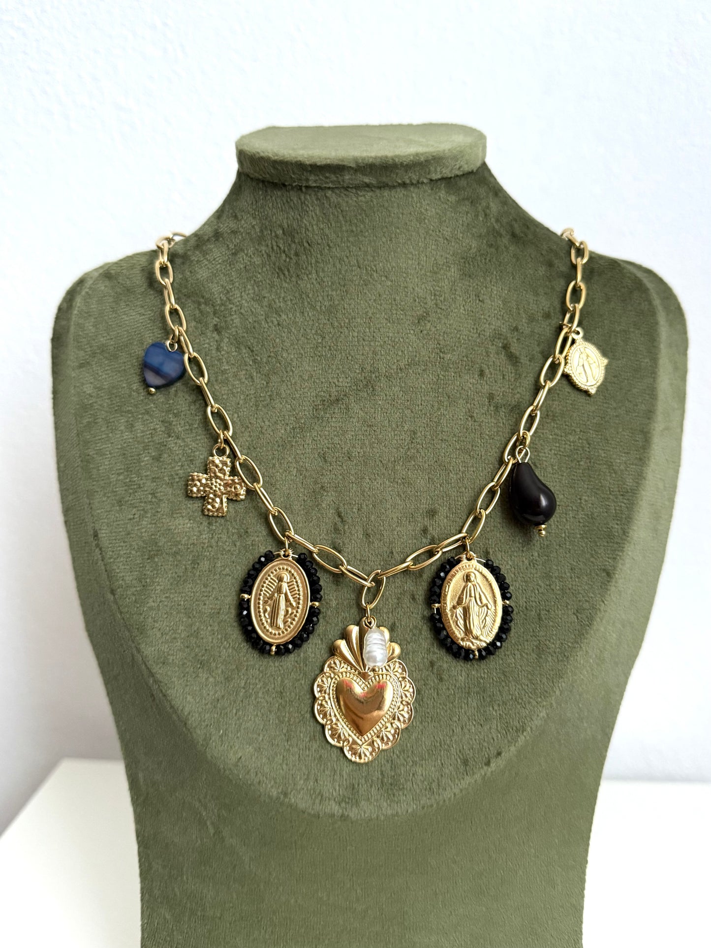 Collana Madonnina con Ciondoli